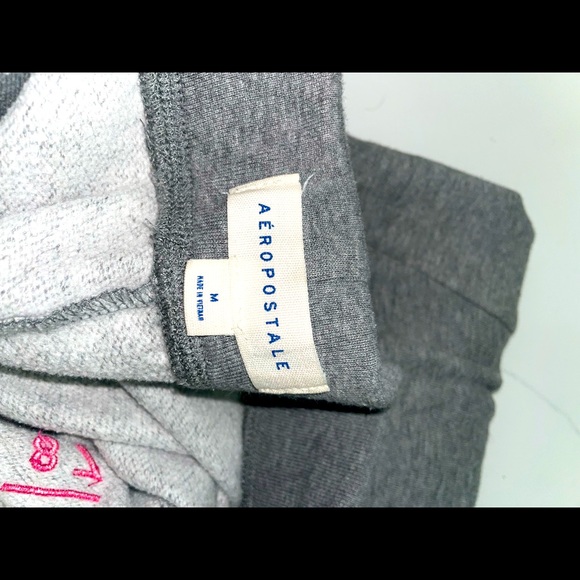 I’m selling this Aēropostale pair of sweatpants. The size is women medium. - Picture 3 of 3